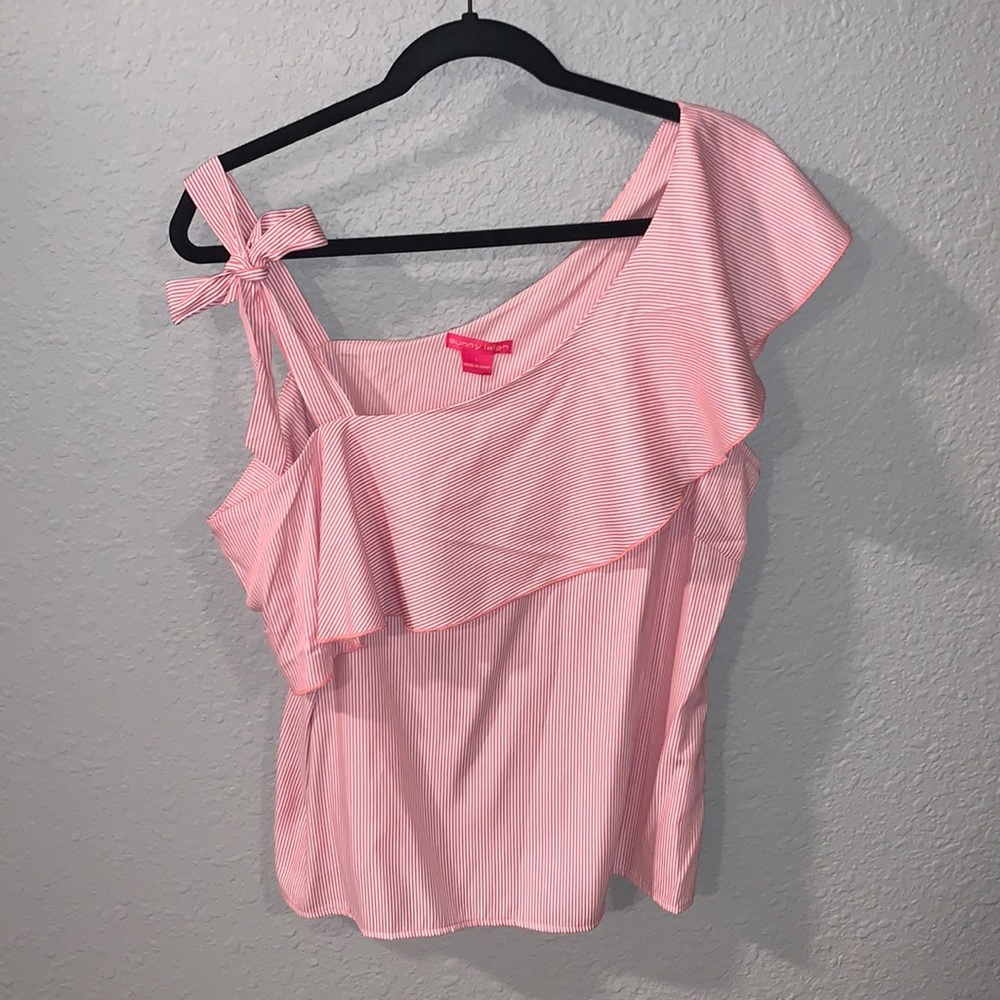 Cold shoulder top